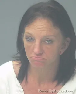 Mugshot of AMANDA MARIE DUNNUCK