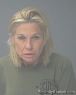 Mugshot of JENNIFER LEANN LEONARD