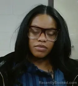 Mugshot of LACHERYL RAYNICE THOMAS