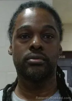 Mugshot of DEANDREW VERDEAL DIXON