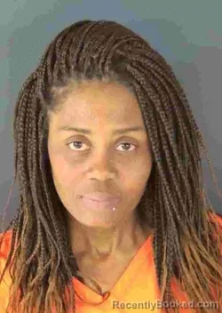 Mugshot of LATOYA ANDREA SEARLS
