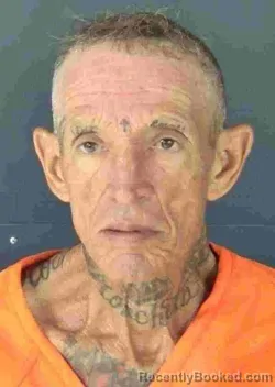 Mugshot of ROBERTO HERNANDEZ booked in Sarasota County, Florida on May 20, 2026