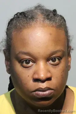 Mugshot of KWANIQUA LESHAE GLENN