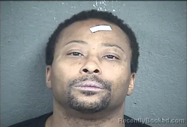 Mugshot of LARNIE B THOMAS