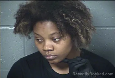 Mugshot of LEONNA MONIQUE HALE