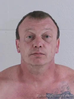 Mugshot of STEVEN D FLOWERS