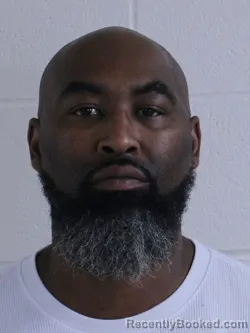 Mugshot of RONNIE DELSHAWN WEAVER booked in Ashland County, Ohio on June 23, 2026