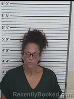 Mugshot of ELIZABETH LYNN COULTER booked in Columbiana County, Ohio on August 5, 2026