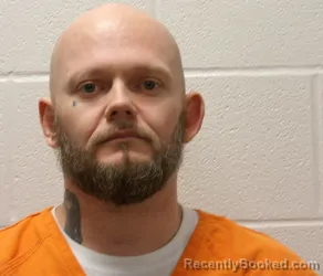 Mugshot of JONATHAN FREDERICK MILLS