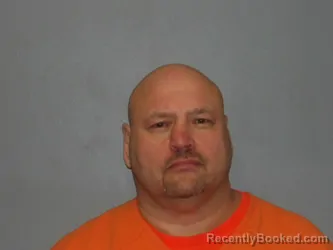 Mugshot of MATTHEW HURAYT