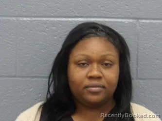 Mugshot of MARSHE HOLSEY