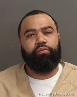 Mugshot of LARENZO D WINLAND booked in Franklin County, Ohio on April 1, 2026