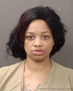 Mugshot of MONIQUE C ROBINSON