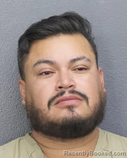 Mugshot of CHRISTIAN ROLDAN GALEAS FUENTES