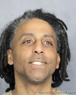 Mugshot of ELVIS DE LA CRUZ