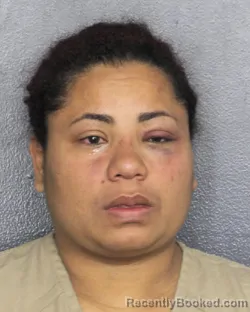 Mugshot of YELSSI YARAVIER QUIROZ