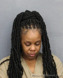 Mugshot of Sheniqua Benita Weaver booked in Broward County, Florida on August 22, 2026