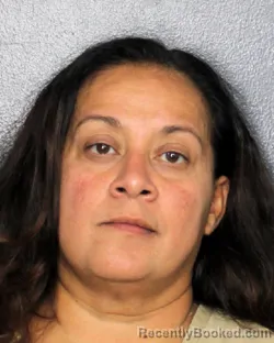 Mugshot of CARMEN YVETTE VILLAGRAN booked in Broward County, Florida on April 25, 2026