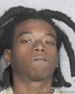 Mugshot of JAYLEN TYRICQ HOLMES
