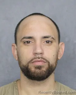Mugshot of JONATHAN IZQUIERDO