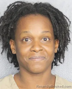 Mugshot of SHATINA SHUNTE HUNT