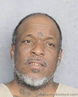 Mugshot of ROBINSON LAMONT KNIGHT