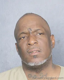 Mugshot of ROBINSON LAMONT KNIGHT booked in Broward County, Florida on May 15, 2026