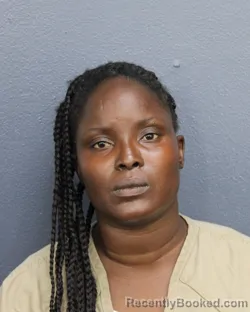 Mugshot of DALENCIA WAYNETRA SMITH booked in Broward County, Florida on June 17, 2026