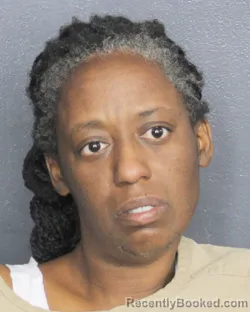 Mugshot of JENNIFER LATOYA HONORE