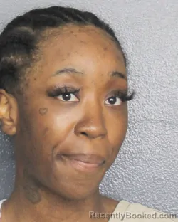 Mugshot of ARSHAWNNA LATRINA WHITE booked in Broward County, Florida on April 24, 2026