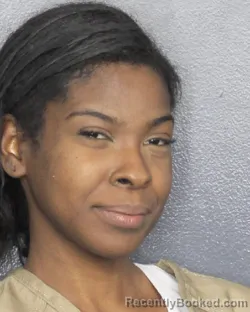 Mugshot of SEPHORA CAROLYNE FABIEN