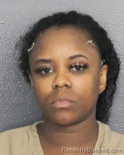 Mugshot of LASHAUNDA RENA HUNTLEY