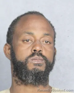 Mugshot of DERRICK A MURDOCK