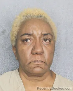 Mugshot of MONIQUE IRVING