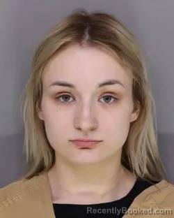 Mugshot of KAYLEE DAVIS booked in Hamilton County, Ohio on March 21, 2026