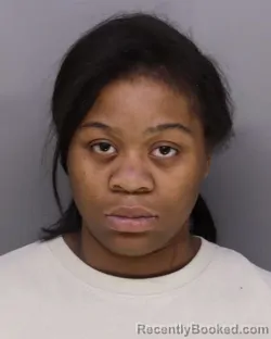 Mugshot of SHATANYA MCCURRY