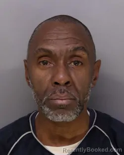 Mugshot of FREDDIE ROBINSON