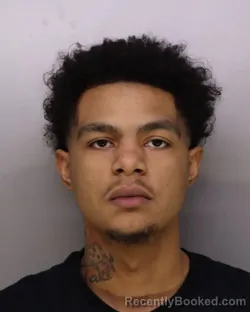 Mugshot of KEYONTE HOLT