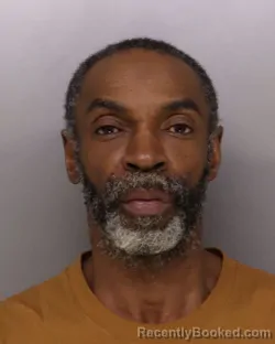 Mugshot of DEVAIL BENNIE