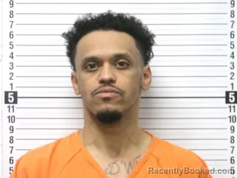 Mugshot of MARQUAVIOUS LAMARR DEWITT