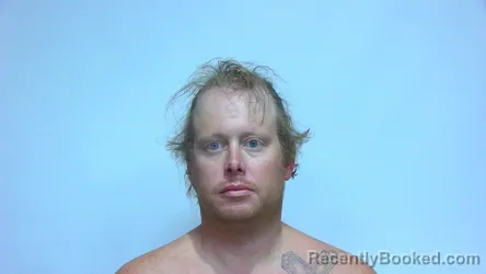 Mugshot of BRADLEY KEITH HUTCHINS booked in Suwannee County, Florida on April 22, 2026