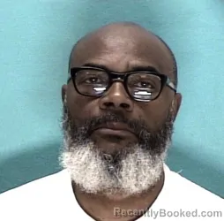 Mugshot of DELBERT Jr SAUNDERS booked in Licking County, Ohio on May 5, 2026