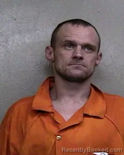 Mugshot of JONATHAN MICHAEL WAYNE HULL