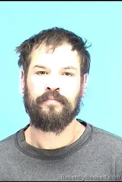 Mugshot of LOGAN W LINDSAY