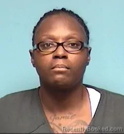 Mugshot of SELECIA D SHARP