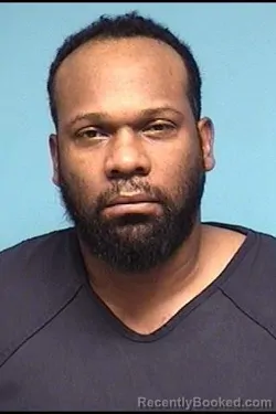 Mugshot of JOSEPH T HUNTER