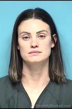 Mugshot of SUELLEN FERNANDES