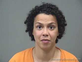 Mugshot of JHERI MARIE WOODS booked in Mahoning County, Ohio on April 21, 2026