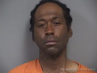 Mugshot of JOHNNY J JR FAVORS booked in Mahoning County, Ohio on April 28, 2026