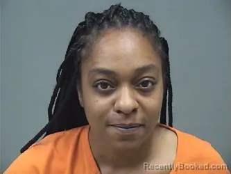 Mugshot of JAZMEN AUSQUANE MARIE MILLER booked in Mahoning County, Ohio on May 1, 2026